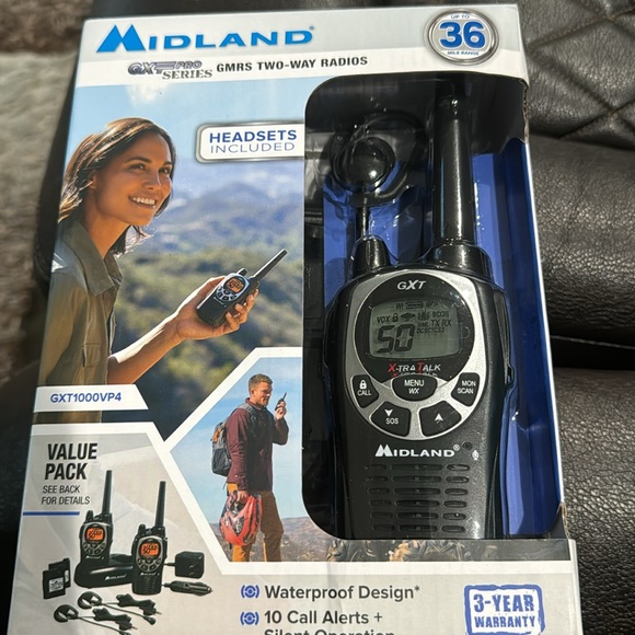 Midland GXT1000VP4 50 Channel GMRS Two-Way Radio - Up to 36 Mile - Picture 4 of 5